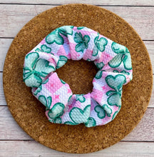 Load image into Gallery viewer, Pink and Green Clovers Checkered Scrunchie
