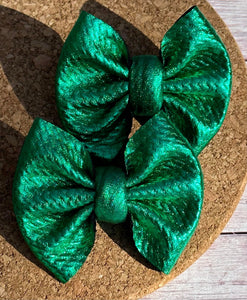 Green Metallic Pleather Piggies Fabric Bows