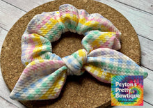Load image into Gallery viewer, Easter Plaid Daisies Bow Scrunchie

