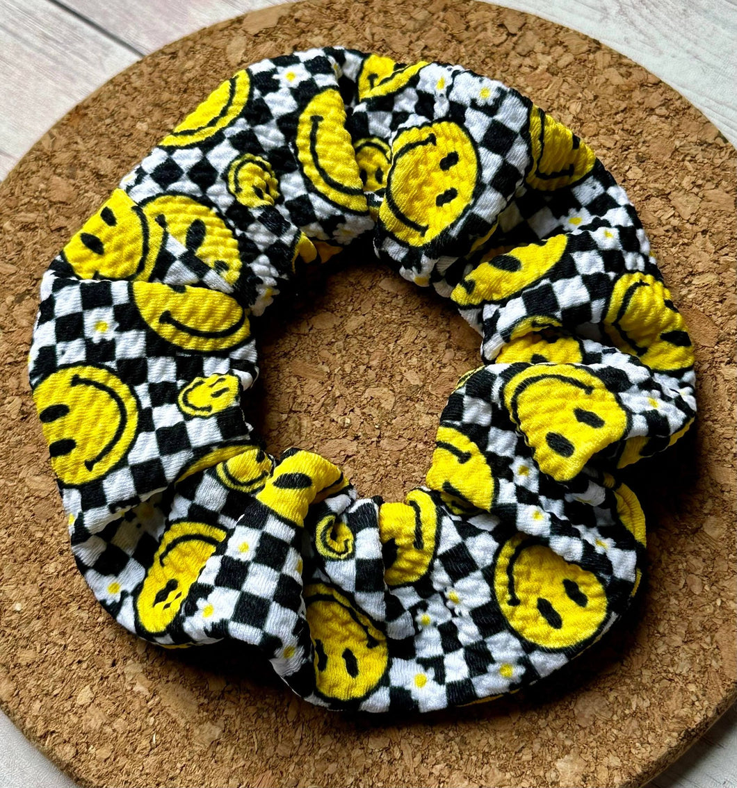 Smiley Checkered Daisies Scrunchie