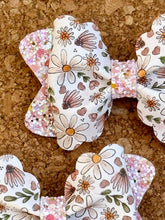 Load image into Gallery viewer, Sweet Daisies Layered Leatherette Piggies Bow
