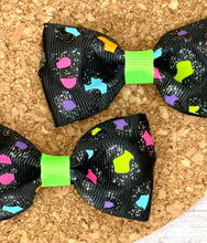 Load image into Gallery viewer, Green/Black Cheetah Glittered Ribbon Piggies Set
