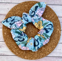 Load image into Gallery viewer, Butterfly Garden Bow Scrunchie
