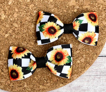 Load image into Gallery viewer, Checkered Sunflowers Ribbon Piggies Set
