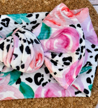 Load image into Gallery viewer, NEW Cheetah Roses Infant Knotted Bow Headwrap
